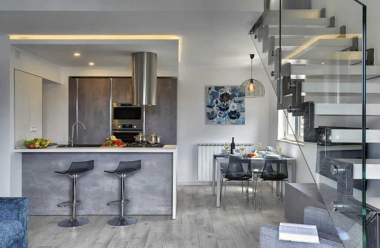 Gallery Apartment Pula 0*,  Croacia